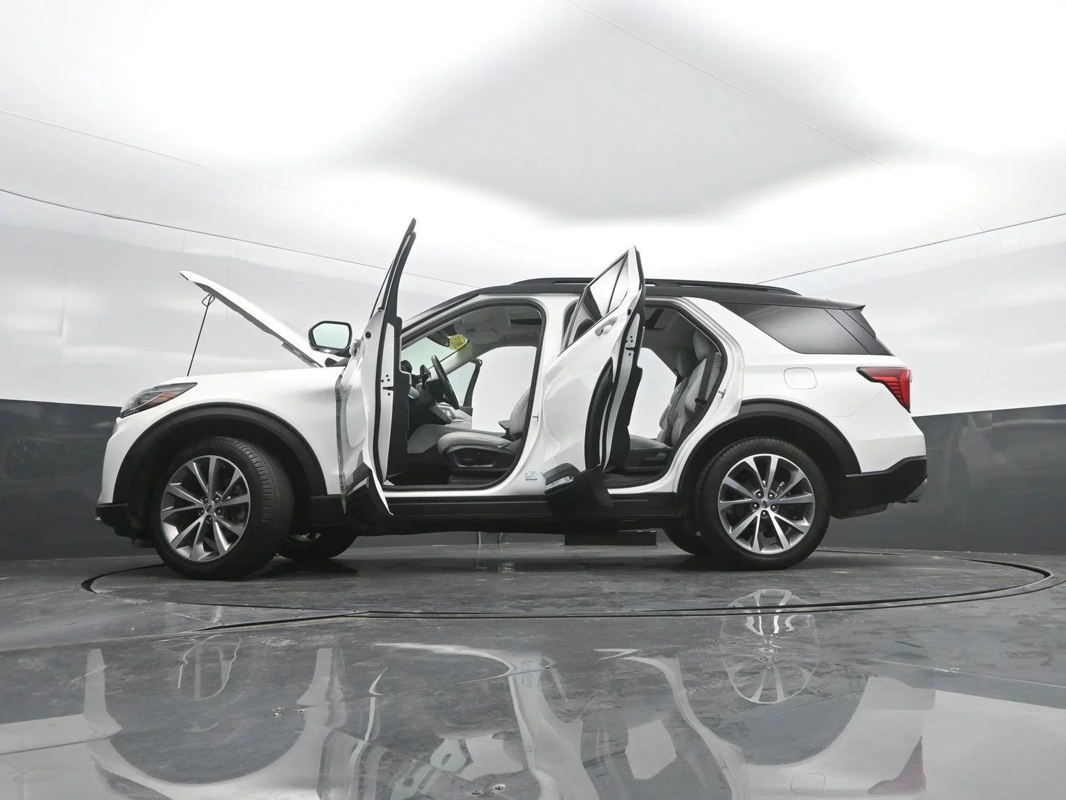 Used 2025 Star White Metallic Tri-Coat FORD Platinum image 54