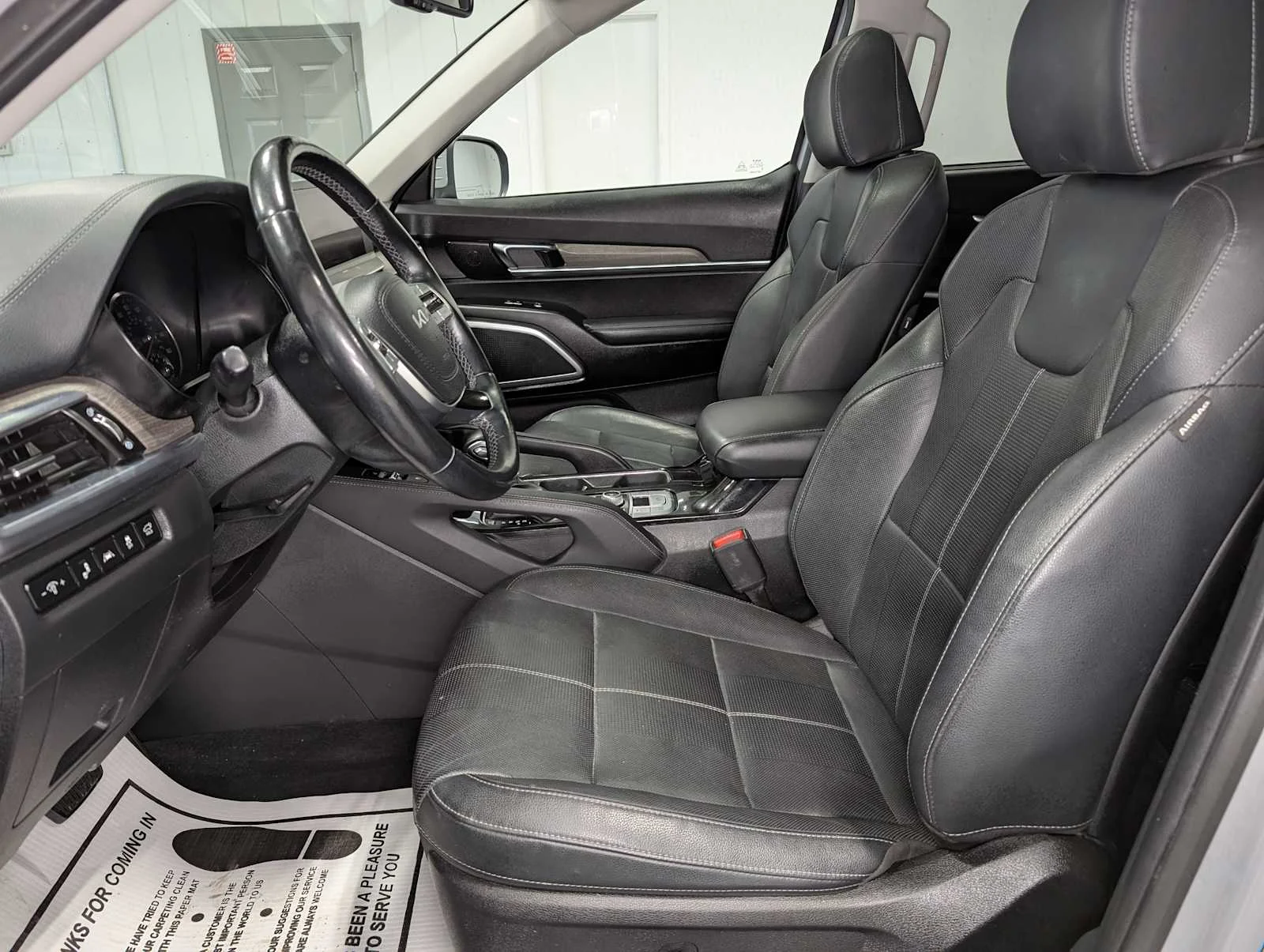 Used 2022 Wolf Gray Kia EX image 4