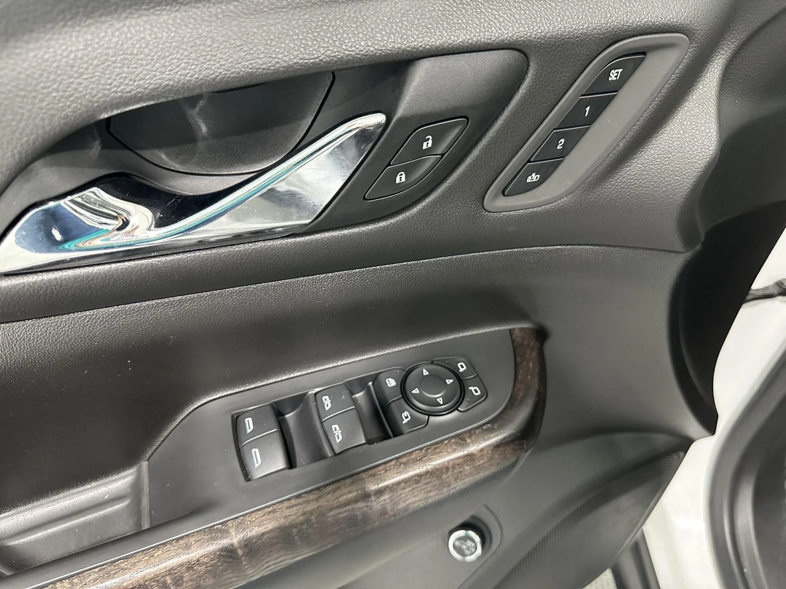 Used 2021 WHITE FROST TRICOAT GMC Denali image 23
