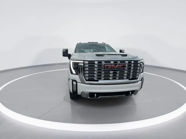 Used 2024 White GMC Denali image 3