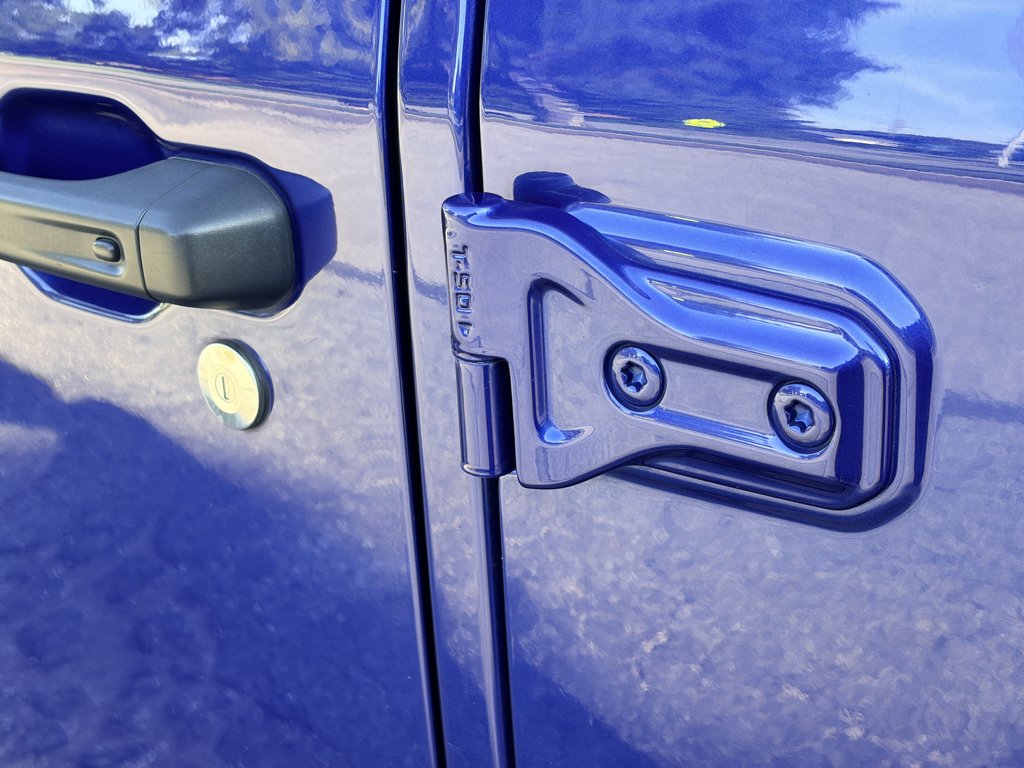 Used 2018 Ocean Blue Metallic Clearcoat Jeep Rubicon image 29