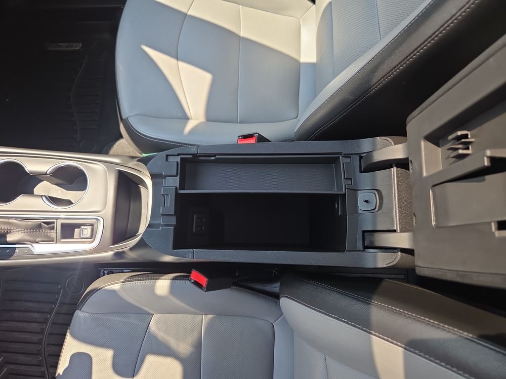 Used 2019 Black Chevrolet Premier image 24