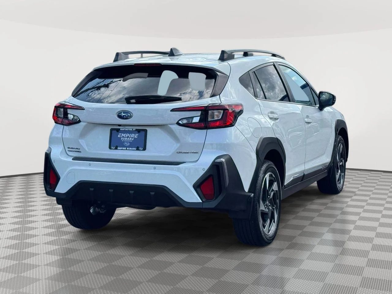Used 2024 Crystal White Pearl Subaru Limited image 5