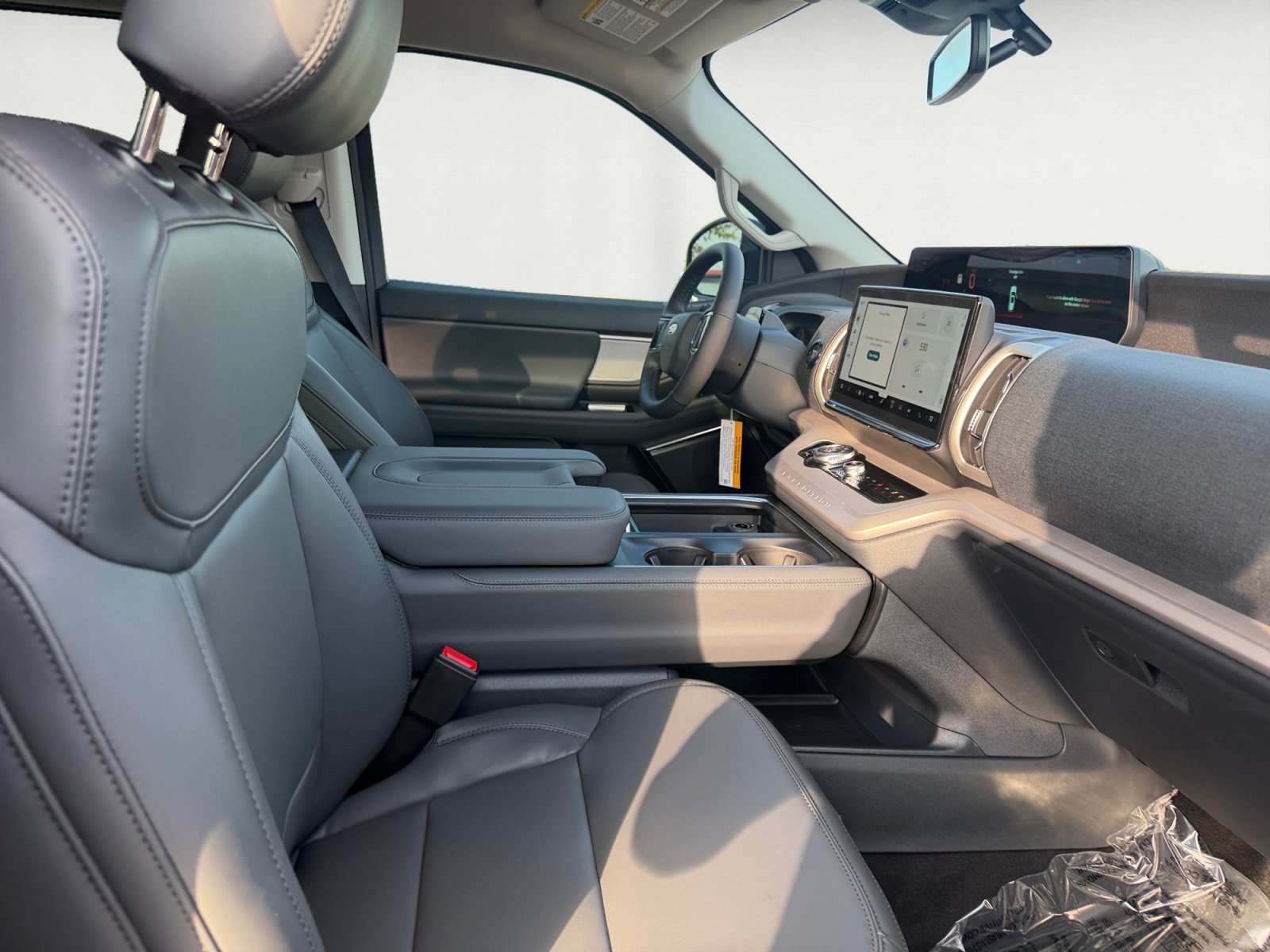 New 2027 Nocturnal Blue Metallic Ford Active image 15