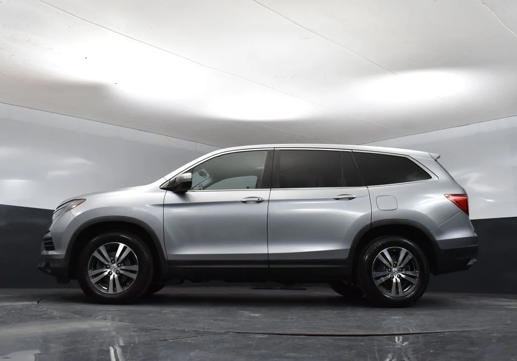 Used 2017 Silver Honda EX image 36