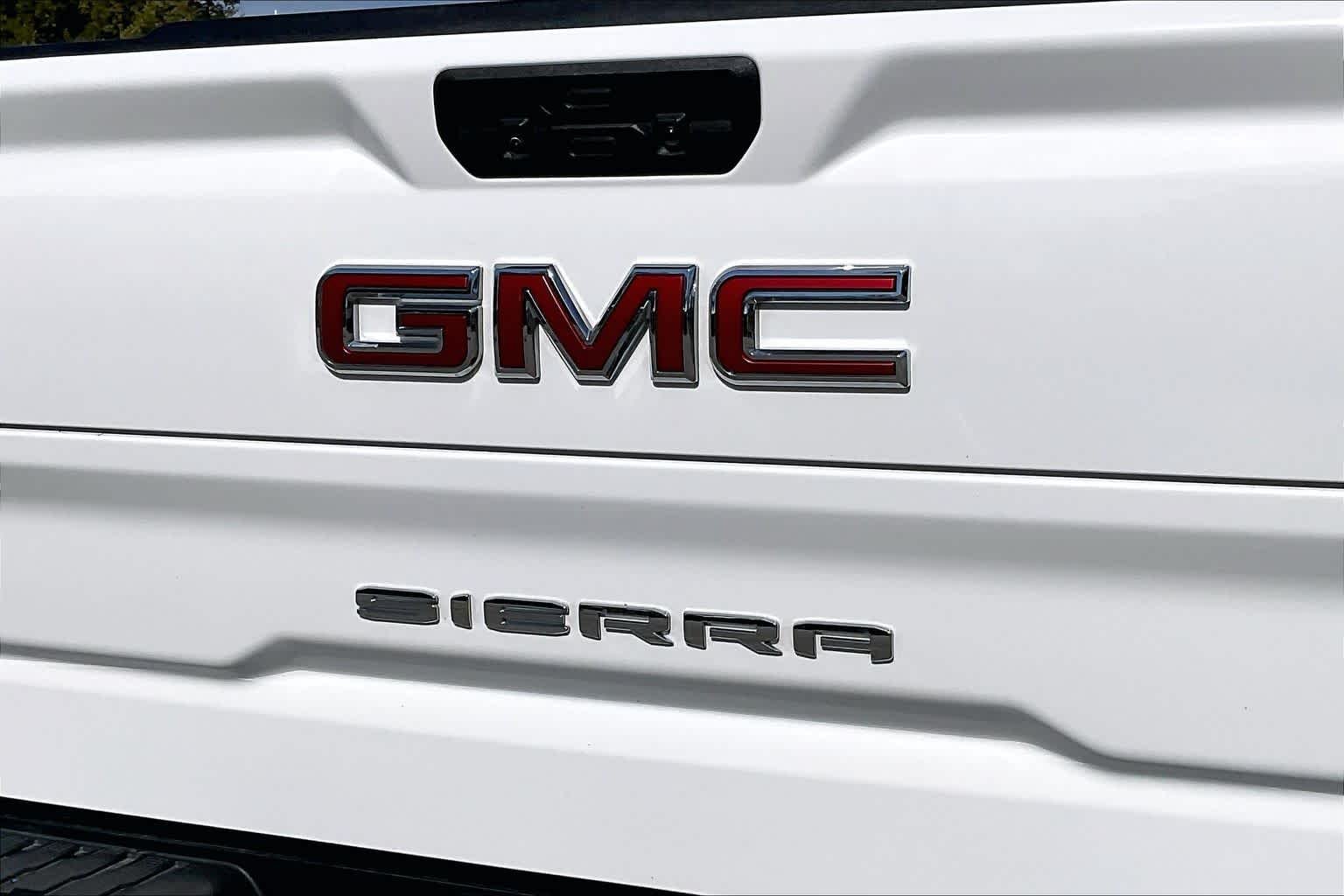 Certified Used 2022 Summit White GMC AT4 image 14