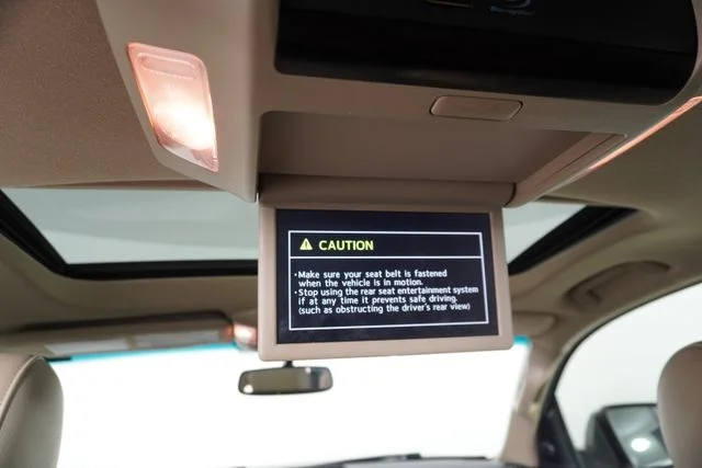 Used 2015 White Toyota Platinum image 36