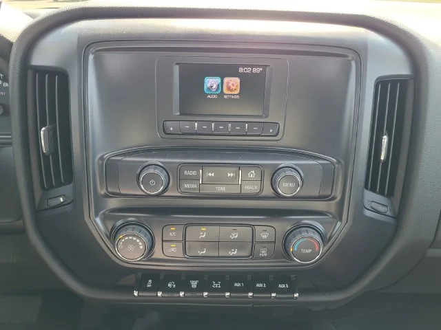 Used 2024 White Chevrolet 1WT image 18