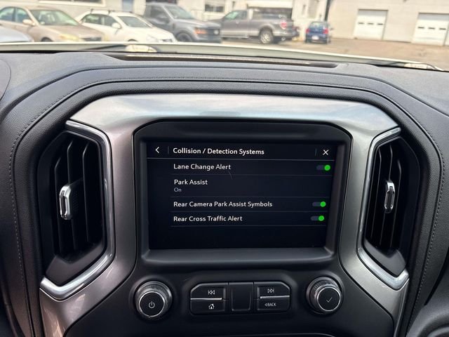 Used 2021 Iridescent Pearl Tricoat Chevrolet LT Trail Boss image 33