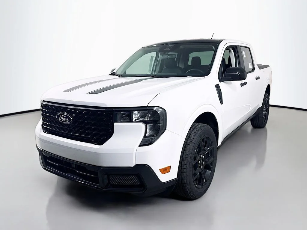 New 2026 Oxford White Ford XLT image 3