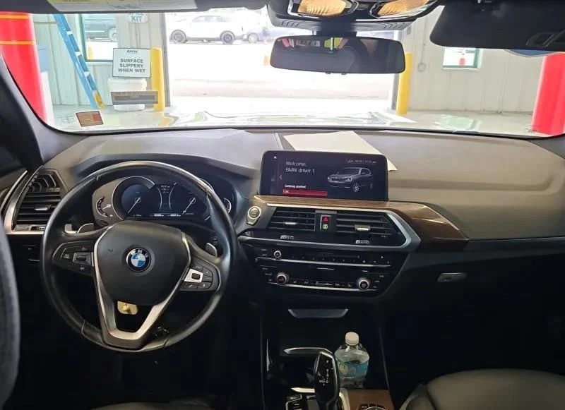 Used 2019 Alpine White BMW sDrive30i image 4