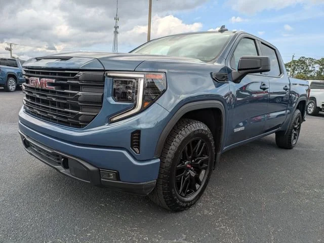 Used 2024 Downpour Metallic GMC Elevation image 7
