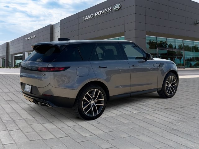 Used 2023 Eiger Grey Metallic Land Rover SE image 5