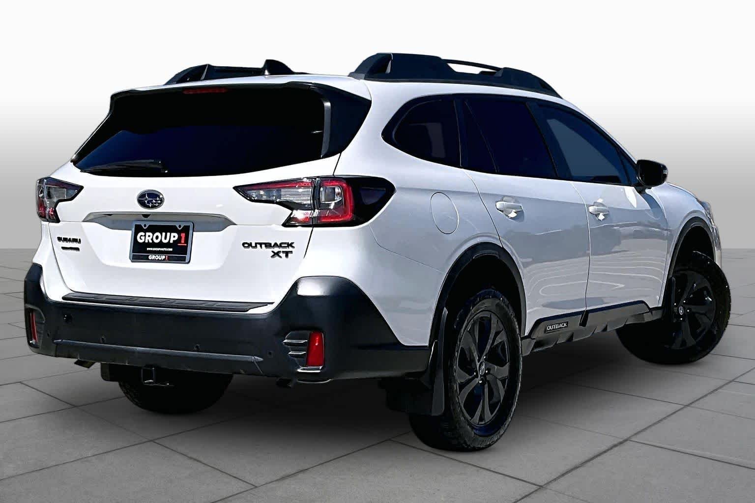 Used 2022 Crystal White Pearl Subaru Onyx Edition XT image 2