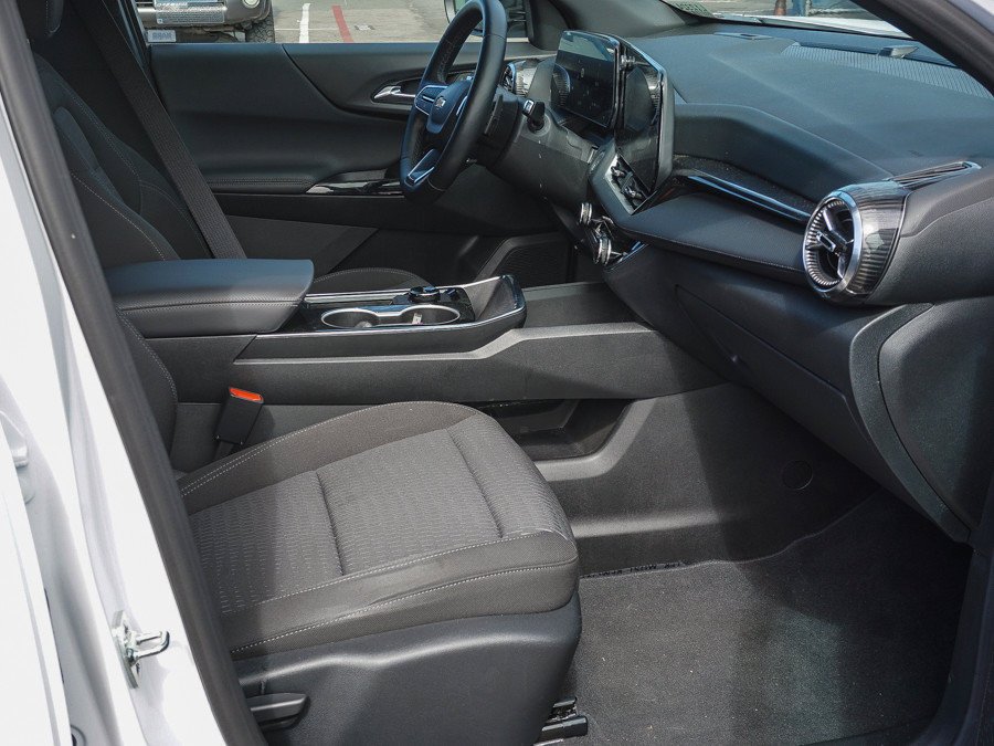 Used 2026 Summit White Chevrolet LT image 12