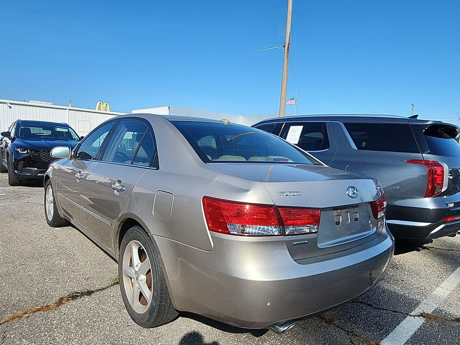 Used 2008  Hyundai SE image 3