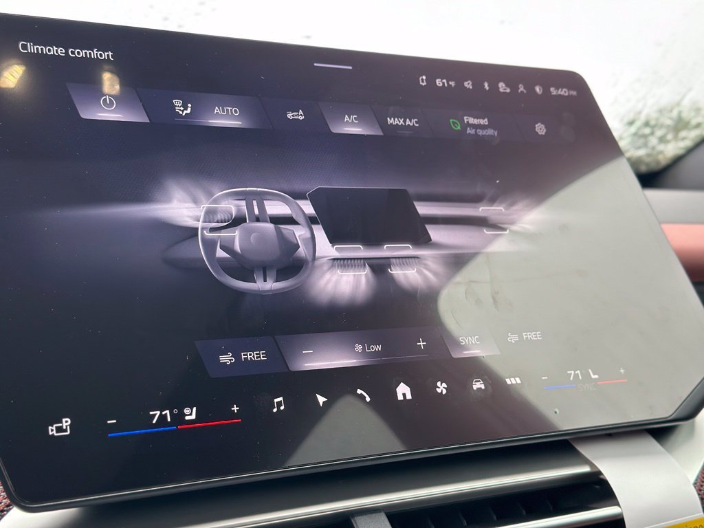 New 2027 Ocean Wave Blue Metallic BMW 50 xDrive image 37
