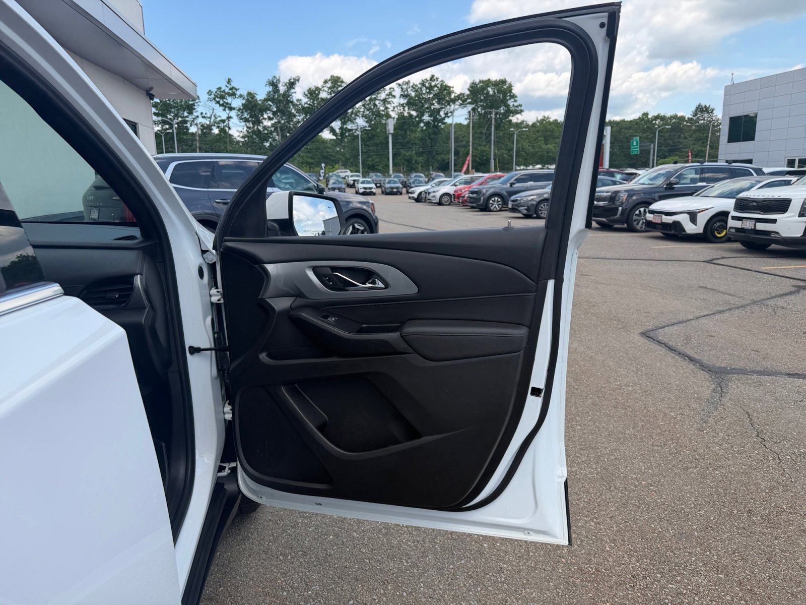Used 2022 Summit White Chevrolet LT Cloth image 32