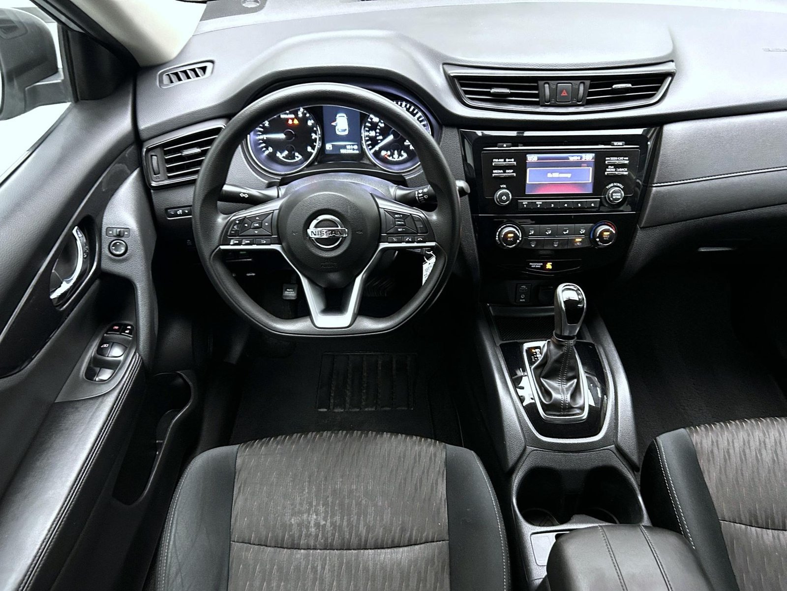 Used 2017 Silver Nissan S image 14