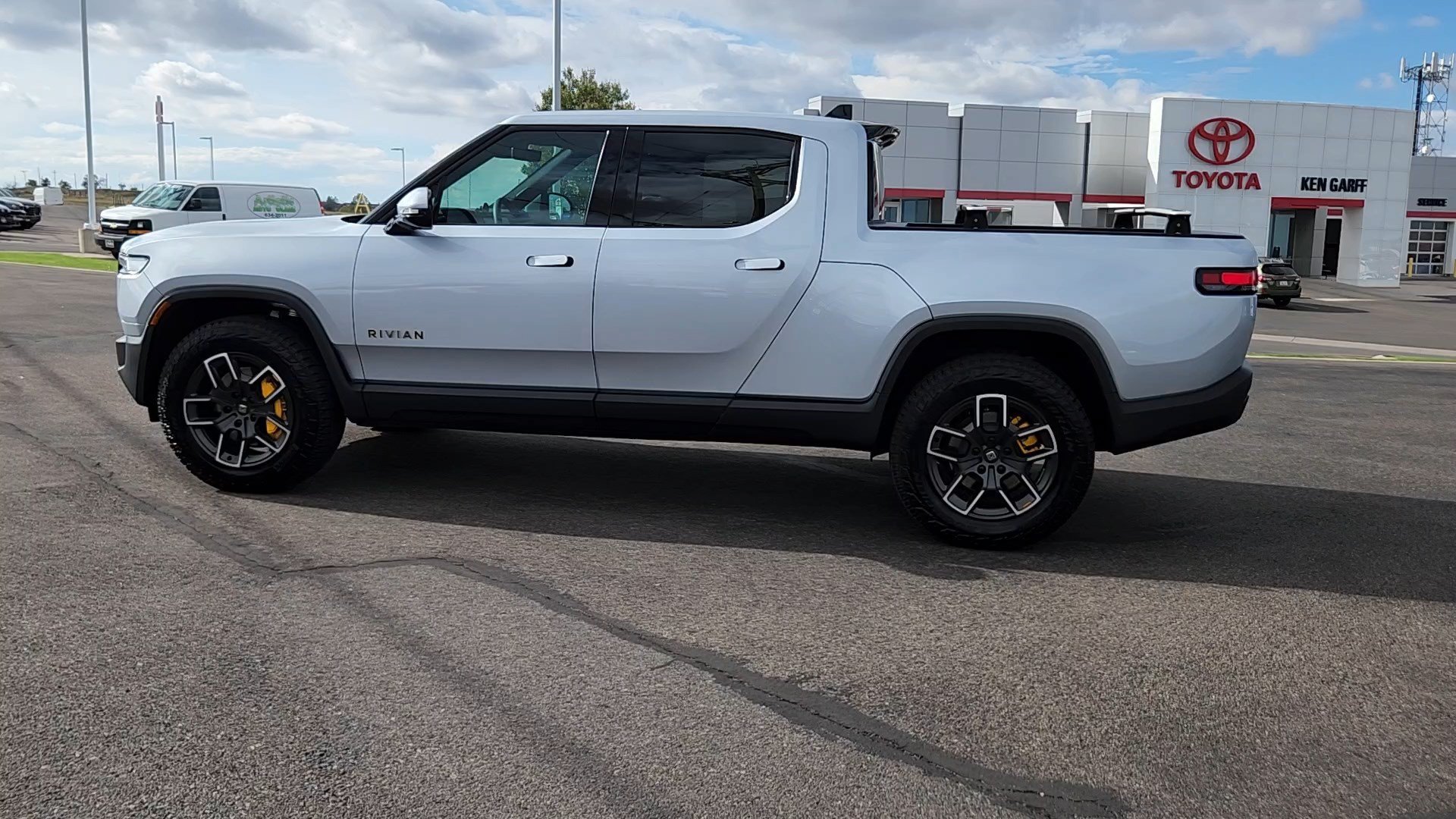 Used 2025 LA Silver Rivian Premium image 2