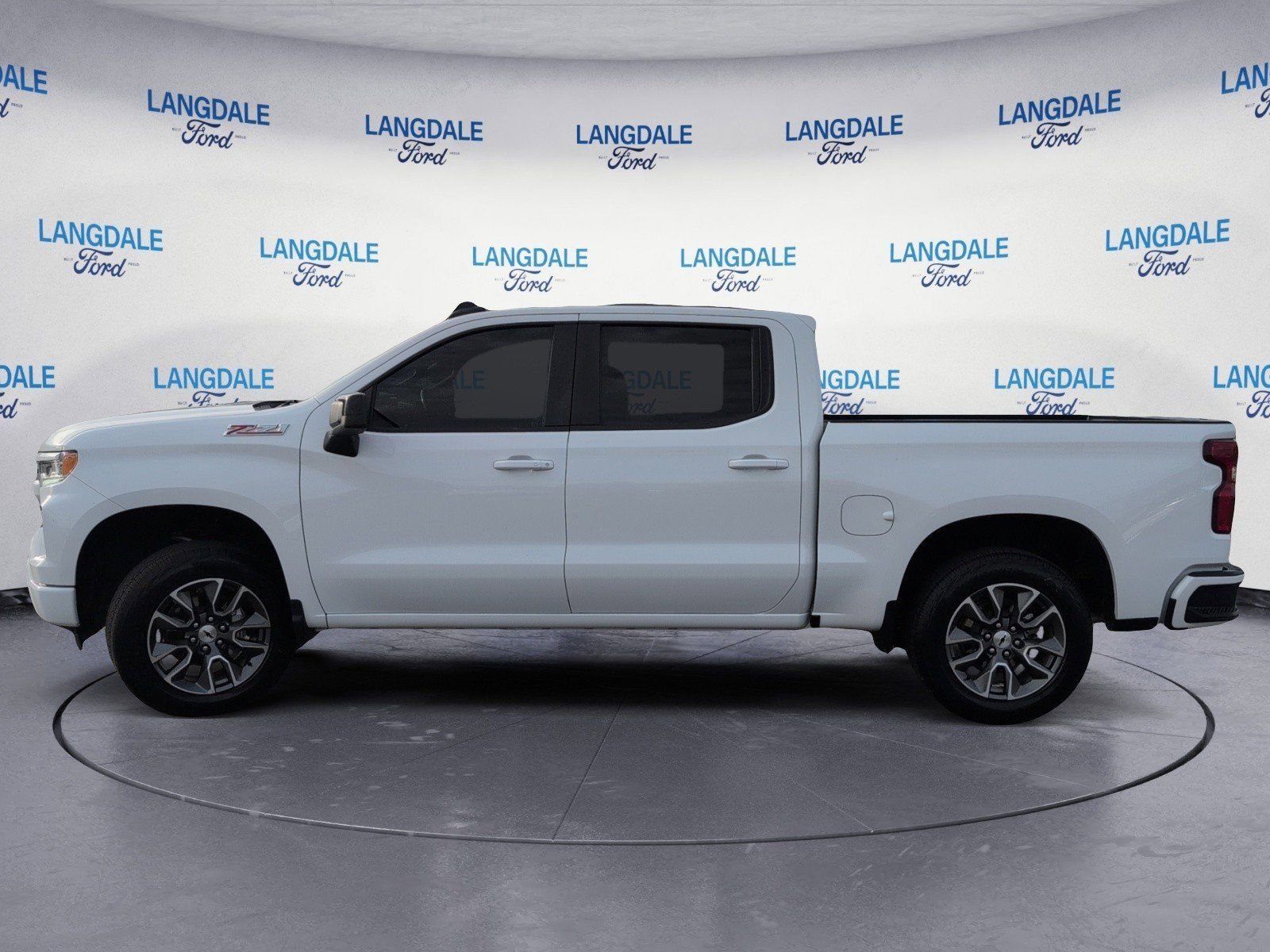 Used 2023 Summit White Chevrolet RST image 10
