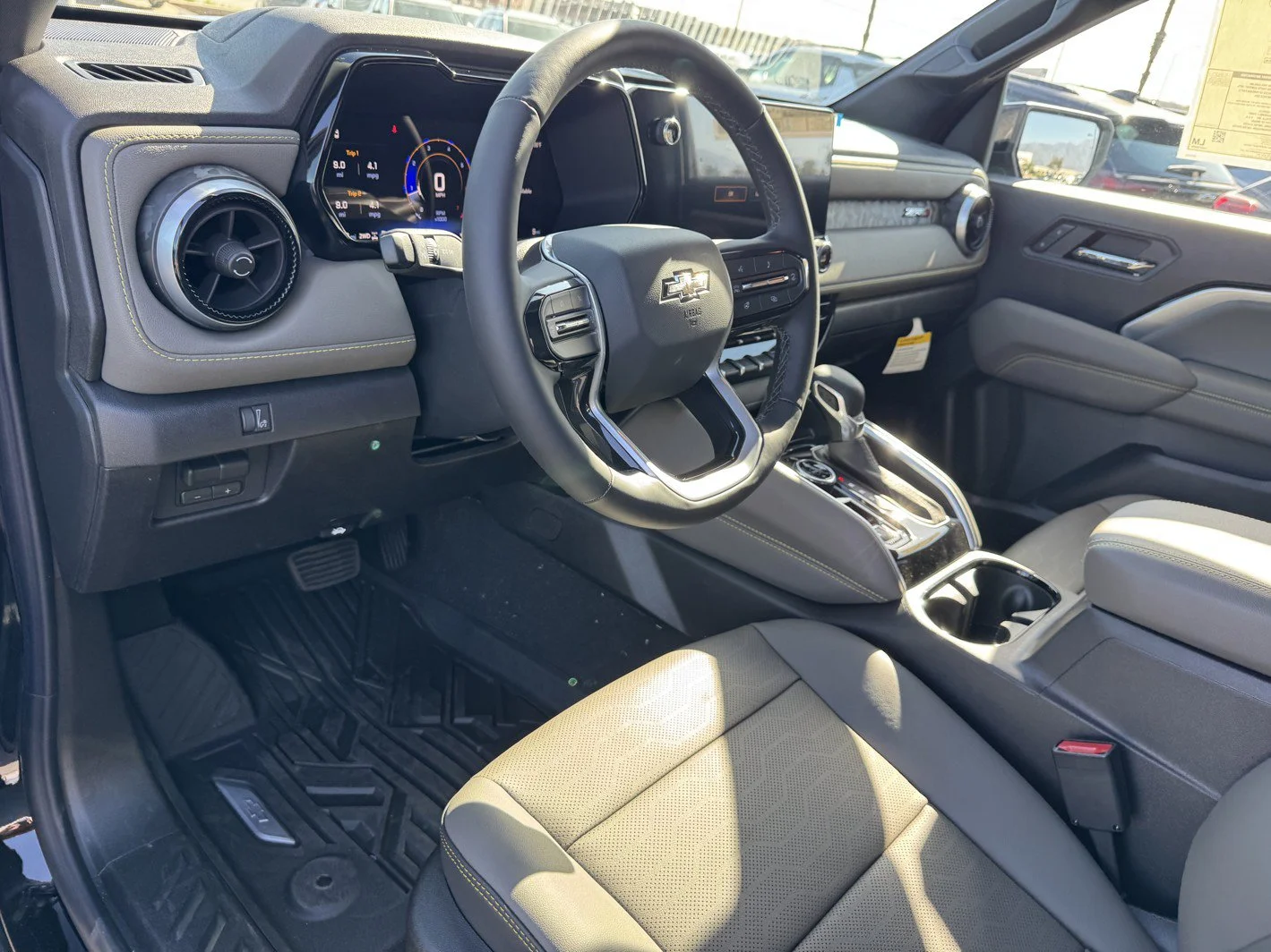 2026 Chevrolet Colorado ZR2 - Photo 14