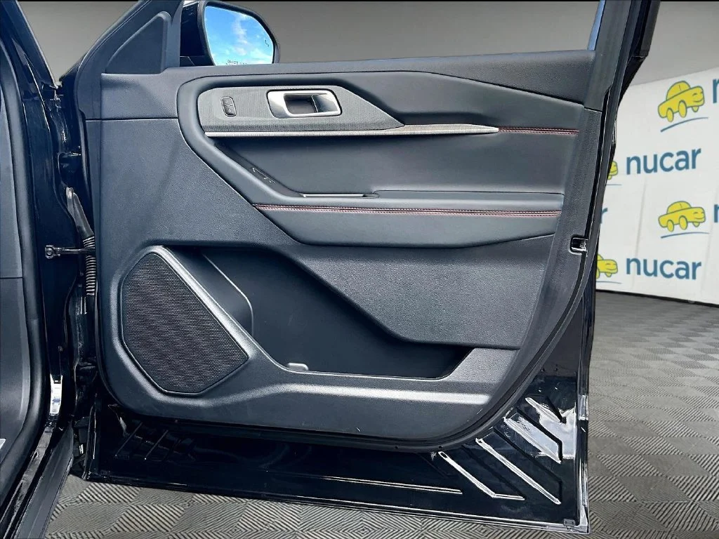 Used 2025 Black Metallic Ford ST-Line image 12