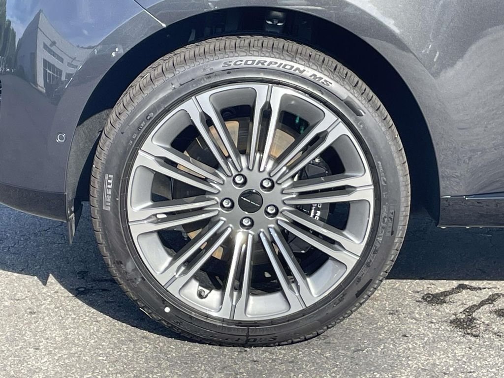 New 2026 Carpathian Grey Land Rover SE image 12
