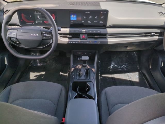 Used 2025 White Kia LXS image 27