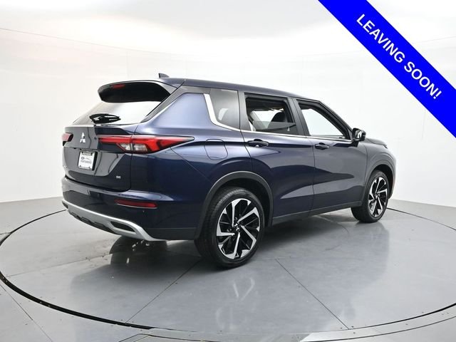 Used 2024  Mitsubishi SE image 7
