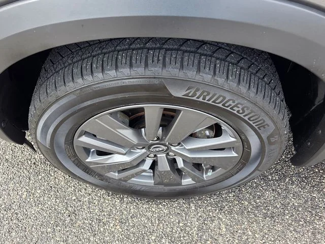 Used 2024 Gray Nissan SV image 18
