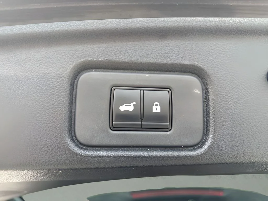 Used 2023 Black Nissan Platinum image 32