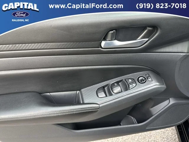 Used 2025 Black Nissan 2.5 SV image 20