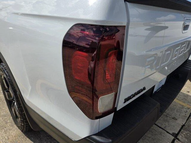 Certified Used 2026 Platinum White Pearl Honda Black Edition image 25