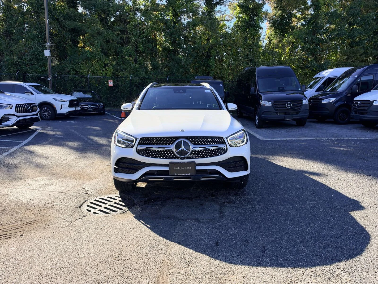 Used 2022  Mercedes-Benz GLC 300 image 2