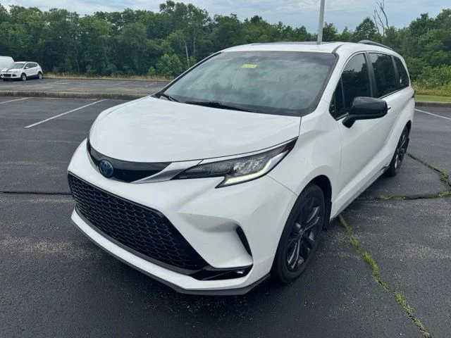 Used 2022 White Toyota XSE image 7