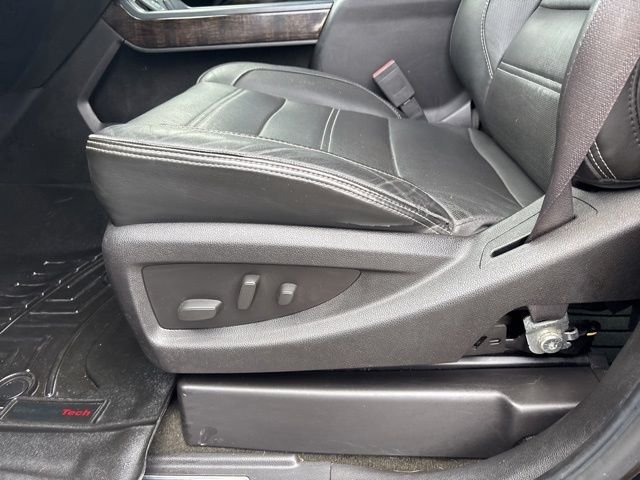 Used 2016 Black GMC Denali image 16
