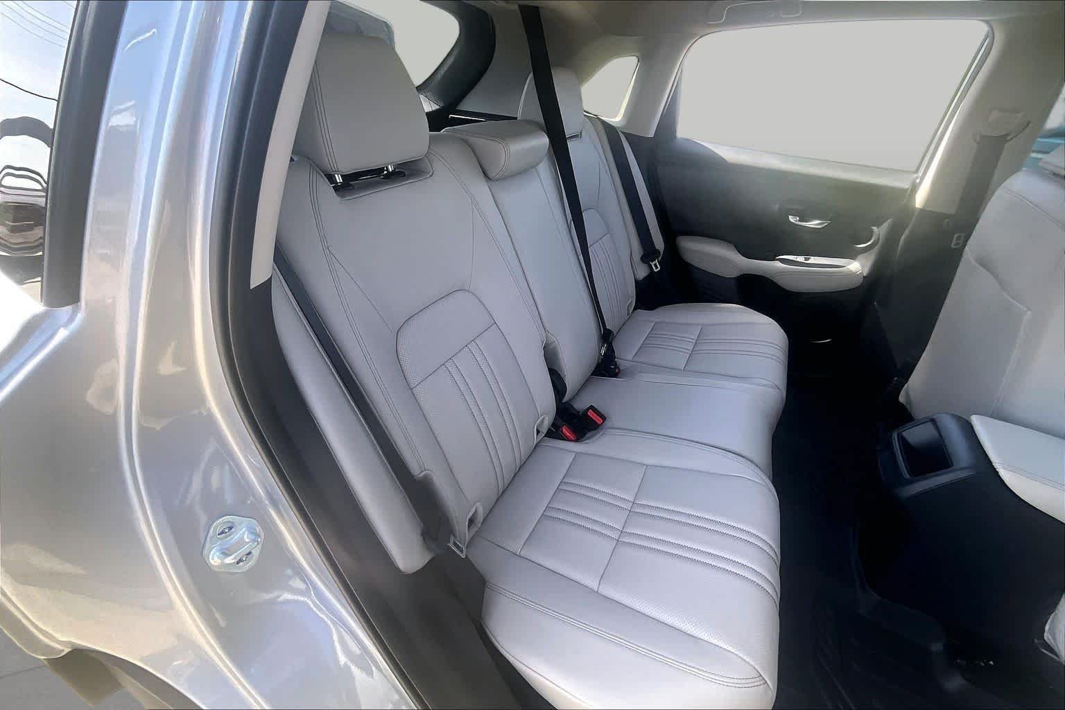 Used 2026 Solar Silver Metallic Honda EX-L image 21