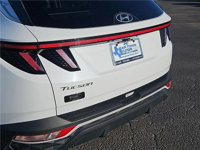 Certified Used 2022 Quartz White Hyundai SEL Front-wheel Drive image 9