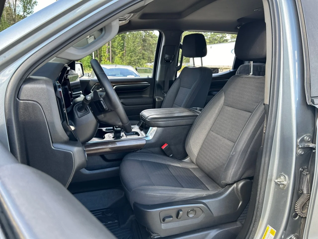 Used 2023 STERLING GRAY METALLIC Chevrolet RST image 19
