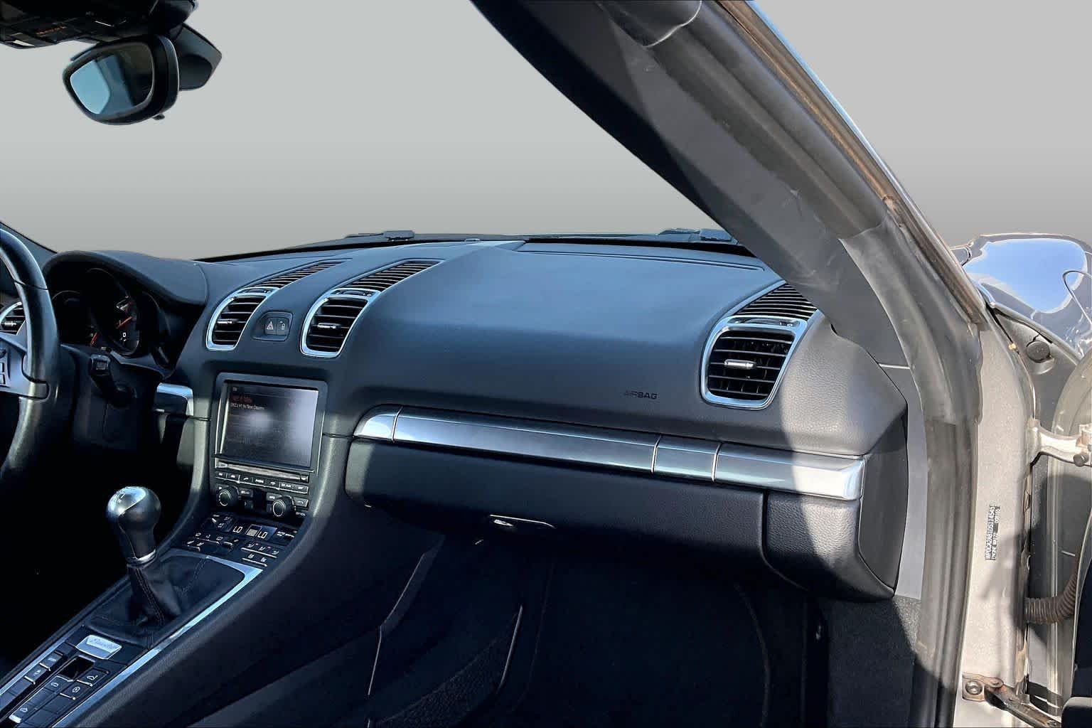 Used 2013 Platinum Silver Metallic Porsche  image 15