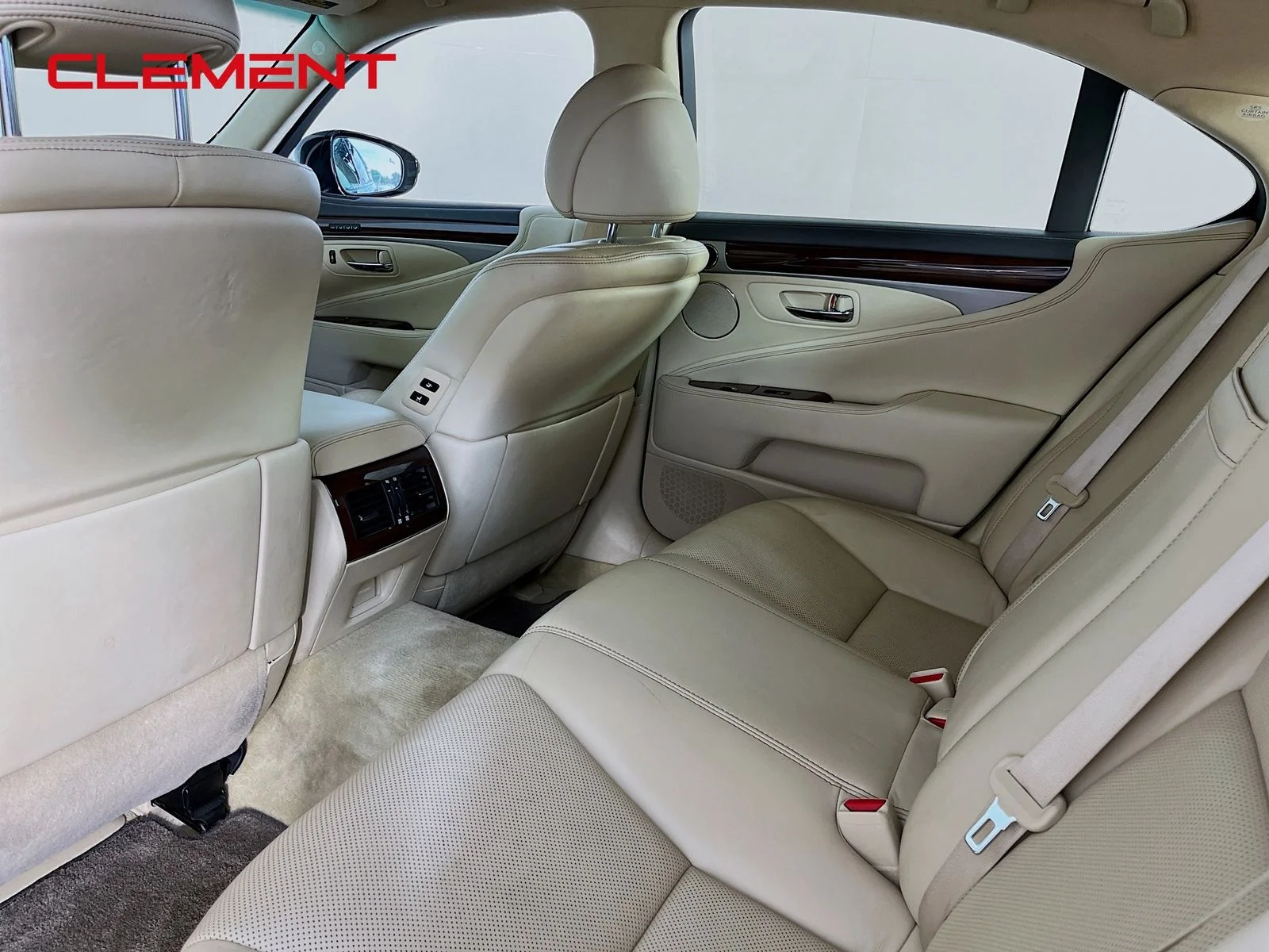 Used 2017 Black Lexus 460 image 33