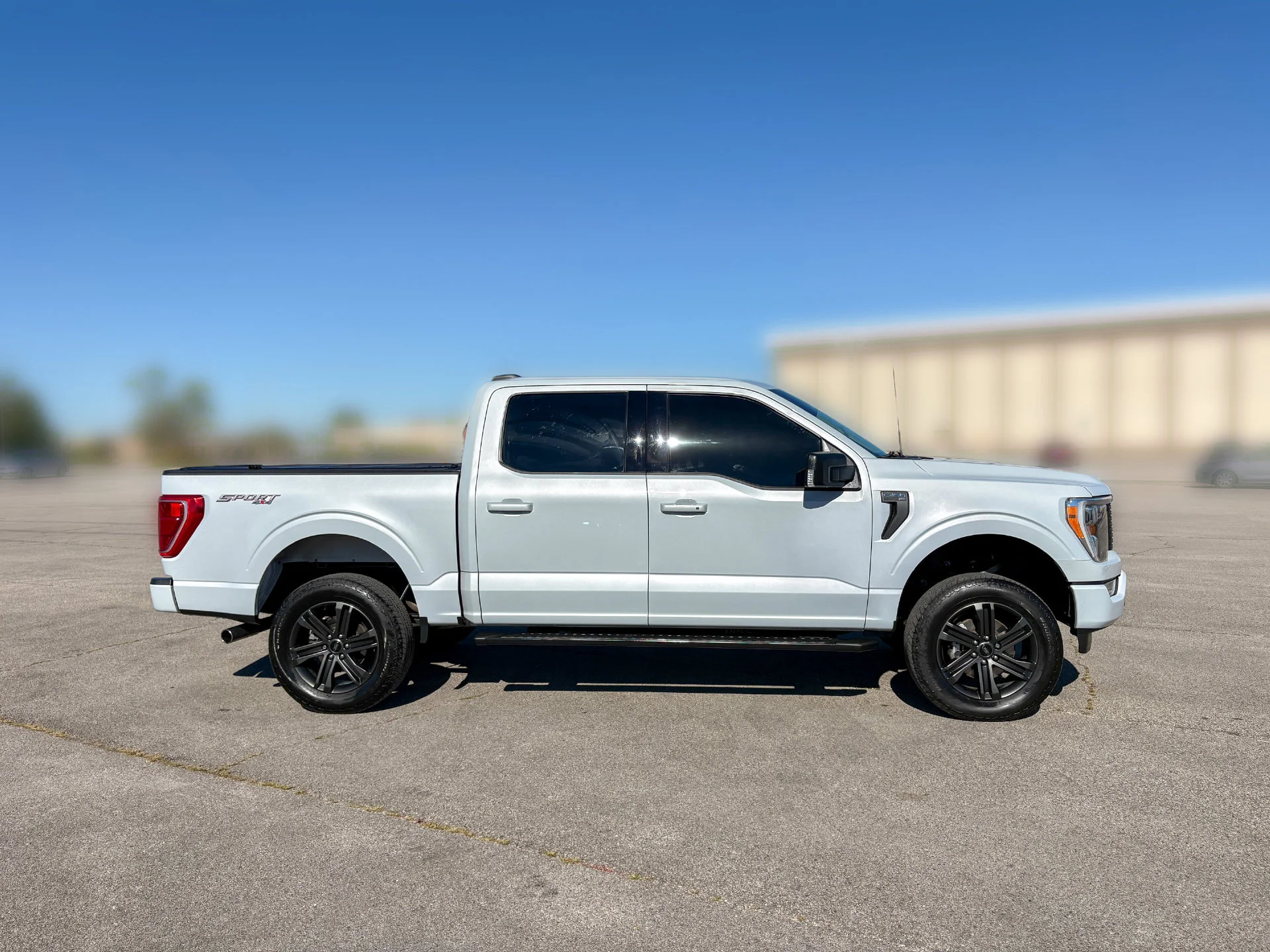 Used 2022 White Ford XLT image 10