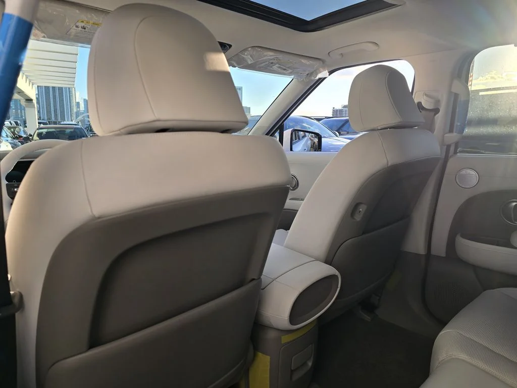 New 2026 White Hyundai SEL Premium image 11