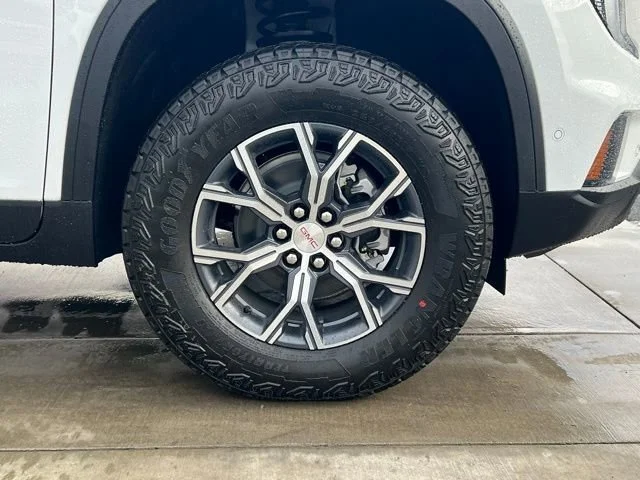 2026 GMC Acadia AT4 - Photo 9
