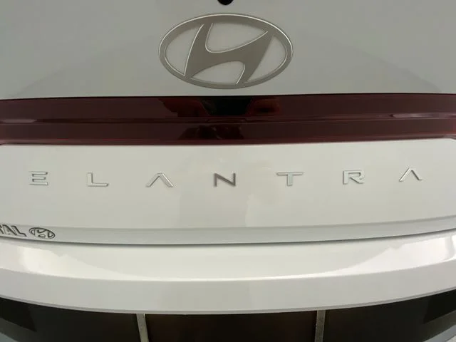 Used 2026 White Hyundai SE image 25
