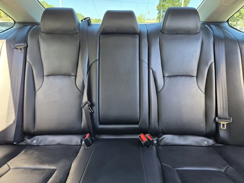 Used 2025 Platinum White Pearl Honda TOURING image 12