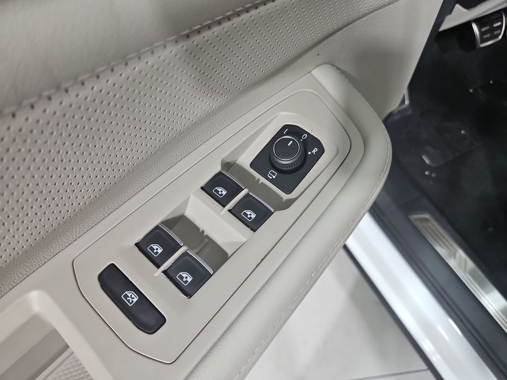 New 2026 White/off-white Volkswagen 2.0T SEL Premium R-Line image 11