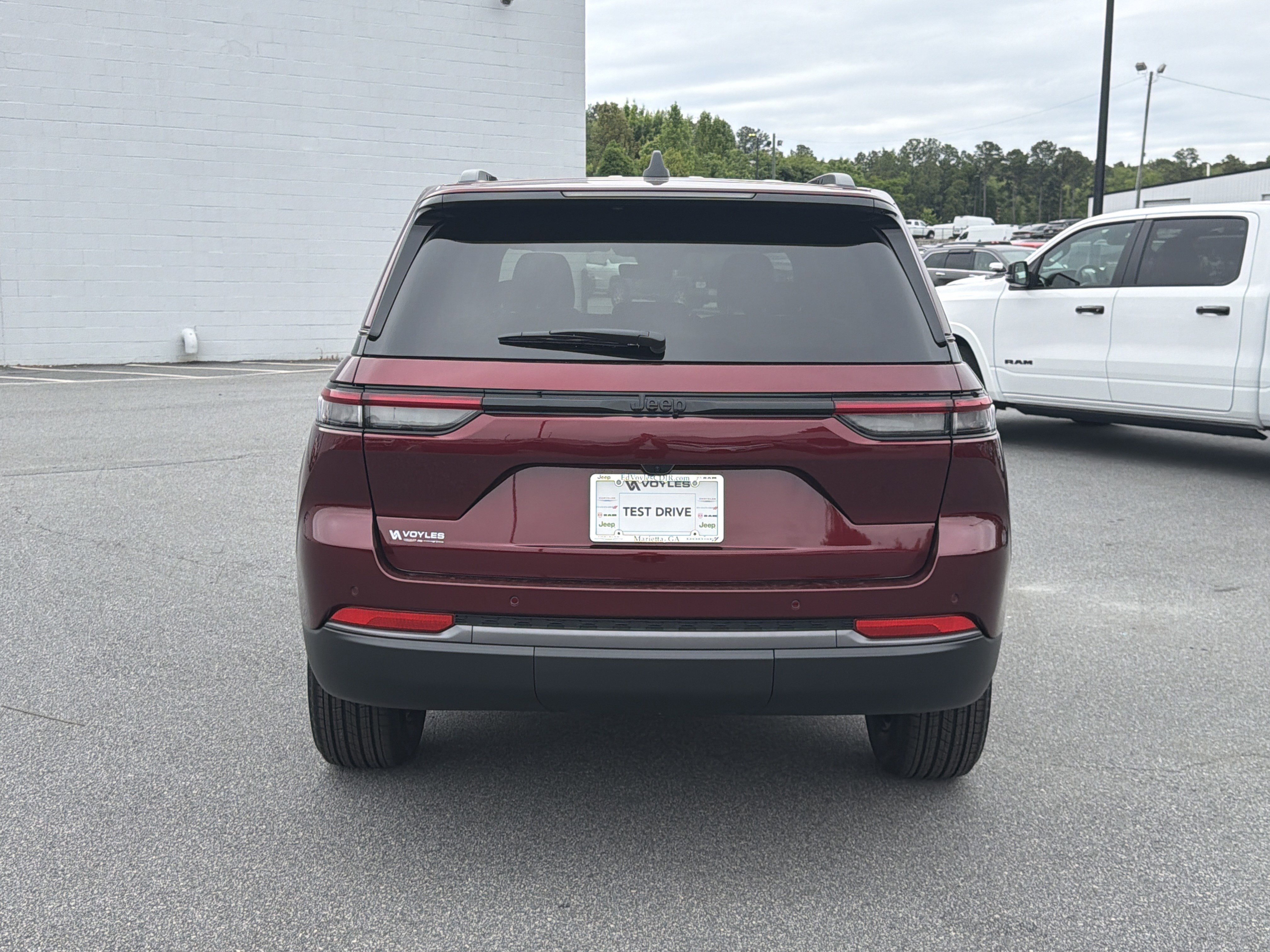 New 2026 Velvet Red Pearlcoat Jeep Laredo Altitude image 7