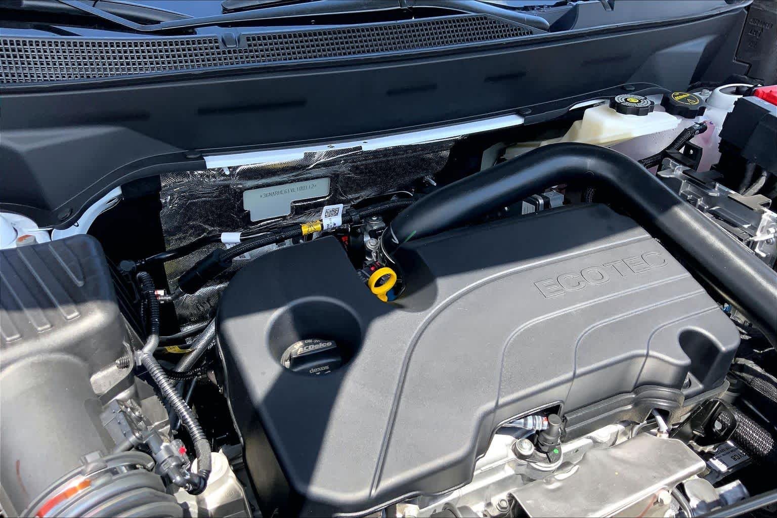 New 2027 Summit White Chevrolet LT image 17
